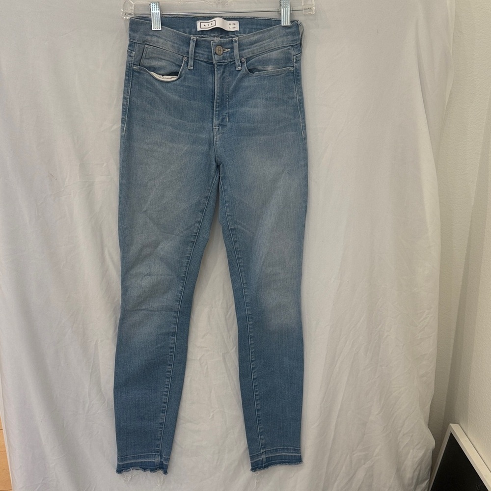 AYR Jeans skinny sz 26/28 light wash zip fly